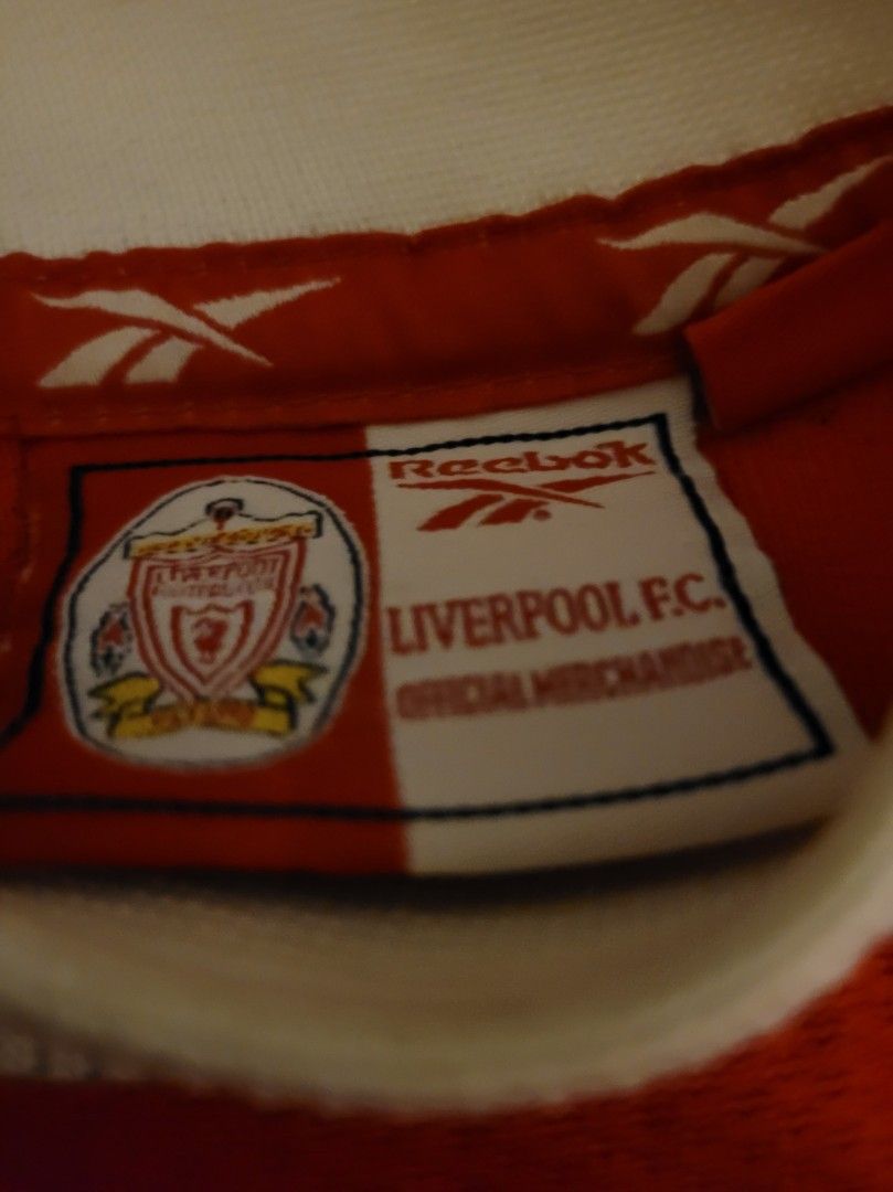 Liverpoolin retropelipaita