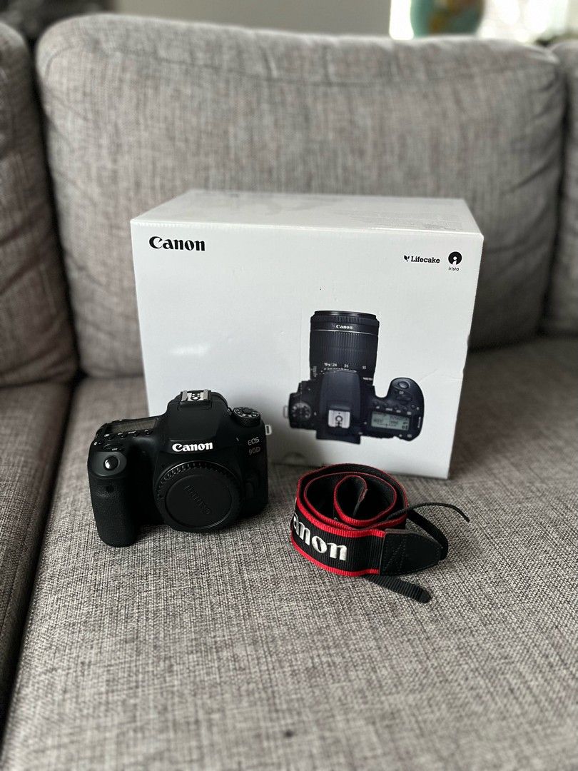 Canon EOS 90D järjestelmäkamera