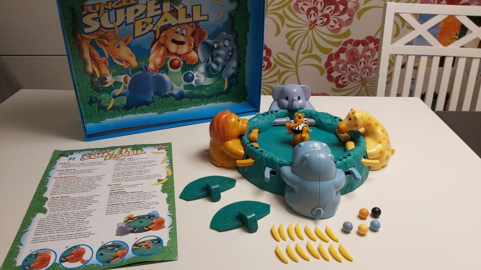 Jungle Super Ball lasten toimintapeli