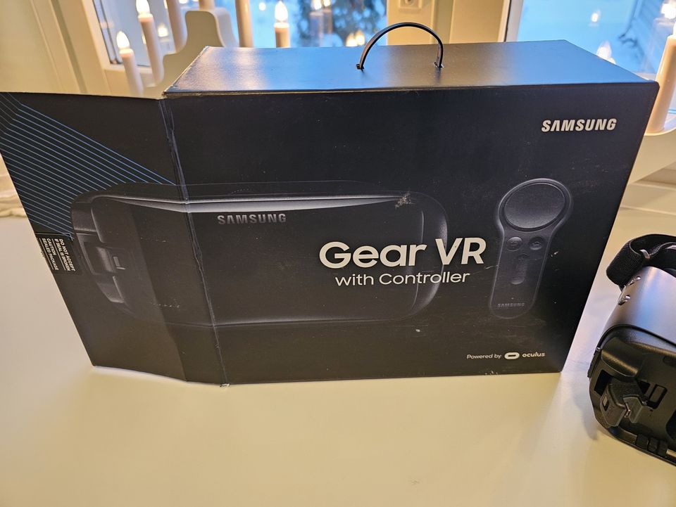 Samsung Gear VR with controller