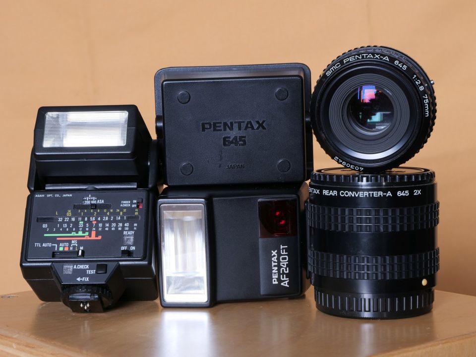 == SET of Pentax 645 equipment