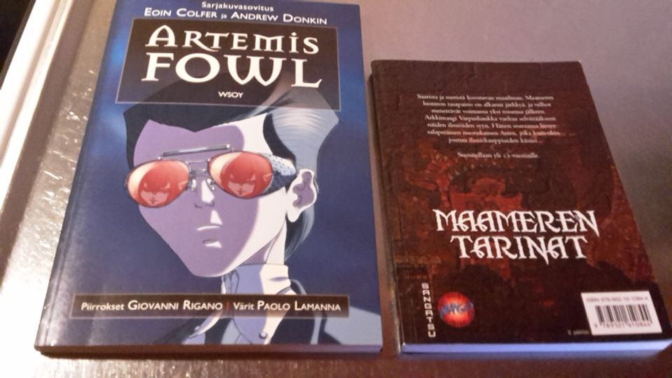 Sarjakuva Kirjat  (Artemis Fowl, Manga
