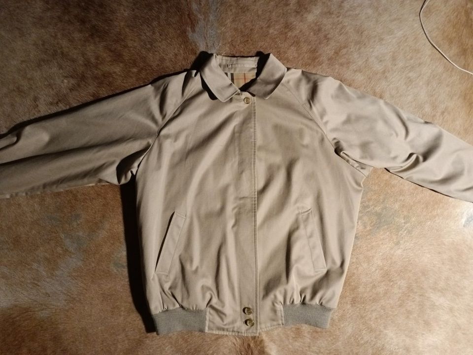 Burberry vintage lyhyt takki S/M?