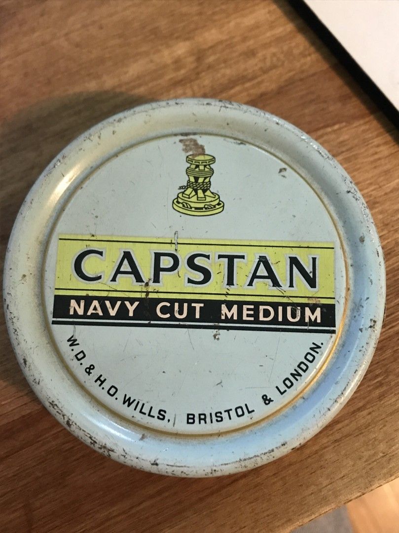 Capstan Navy cut medium Vintage peltirasia