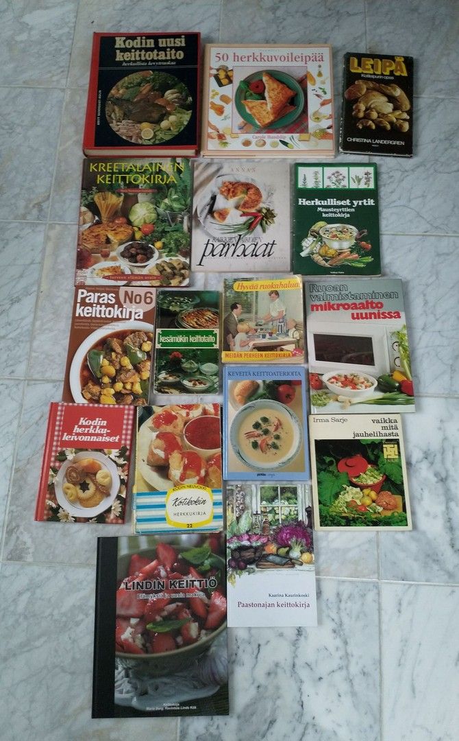 Keittokirja kokoelma 16 kirjaa