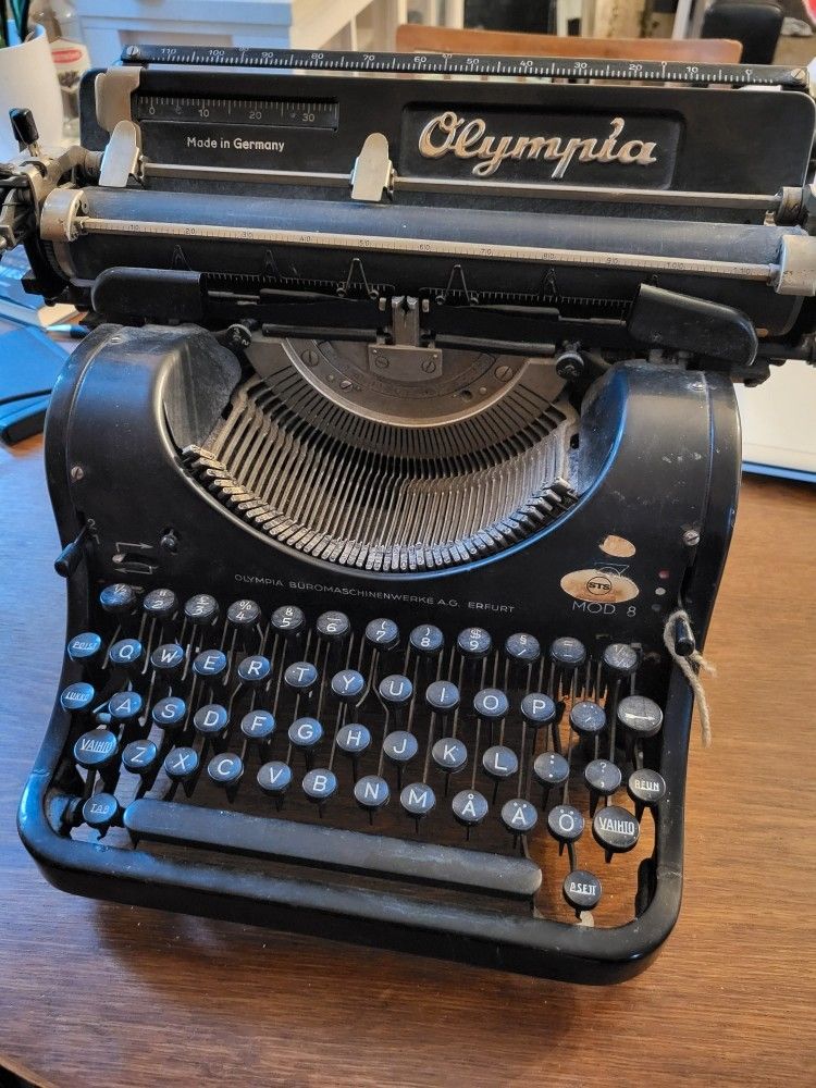 Olympia Mod. 8 kirjoituskone