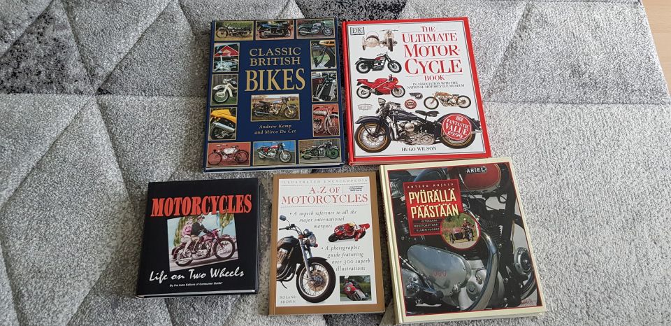 Moottoripyörä kirjat