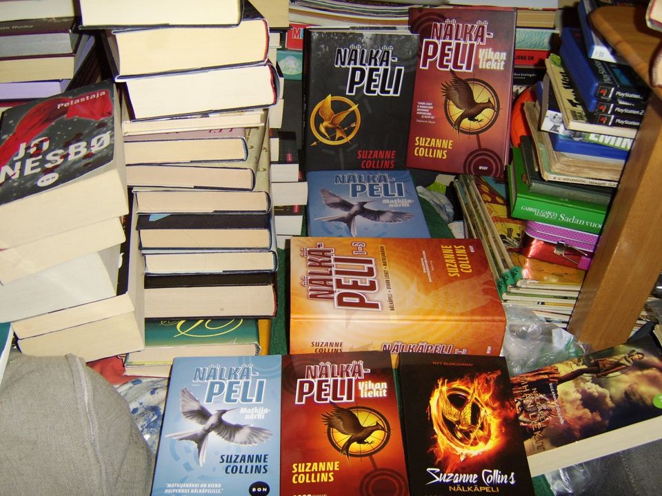 Suzanne Collins - Nälkäpeli - trilogia