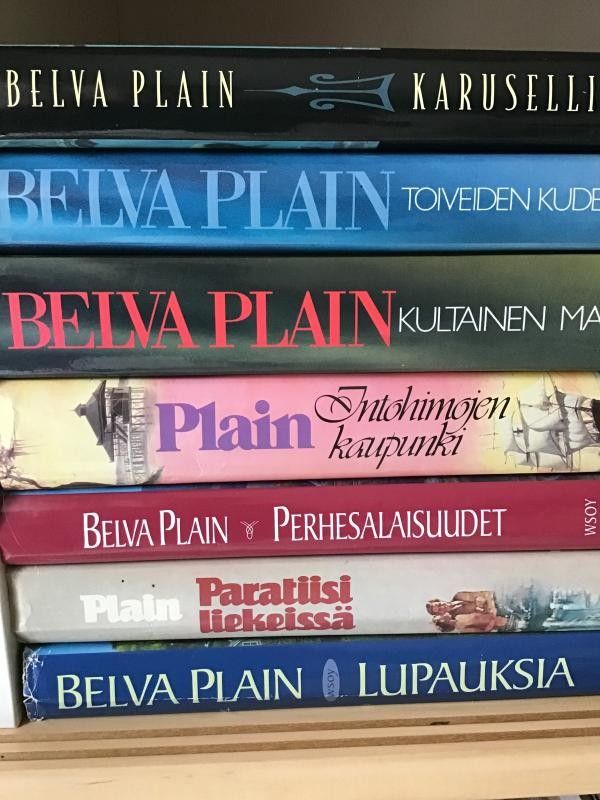 Belva Plain kirjoja 2 euroa kpl