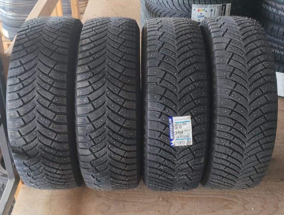 225/55R19 Michelin X-Ice North 4 nastarenkaat