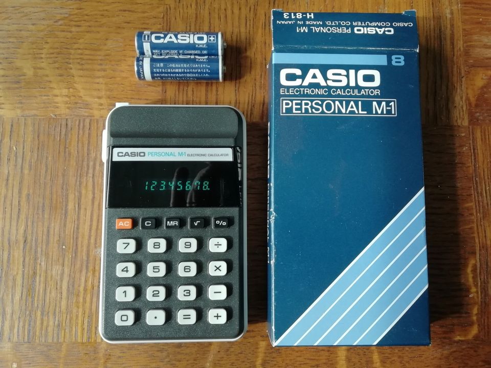 Vintage taskulaskin Casio M1