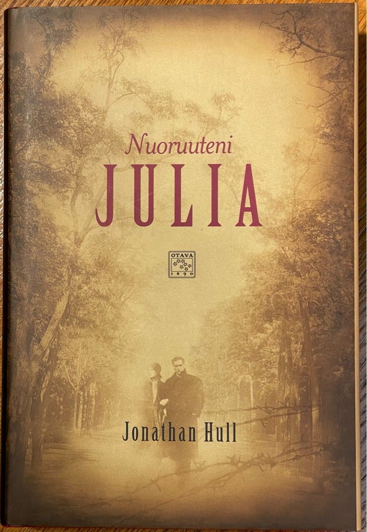 Nuoruuteni Julia - Jonathan Hull
