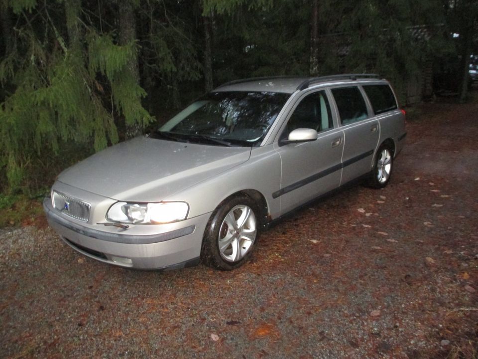 Volvo v70 d5 2kpl osina