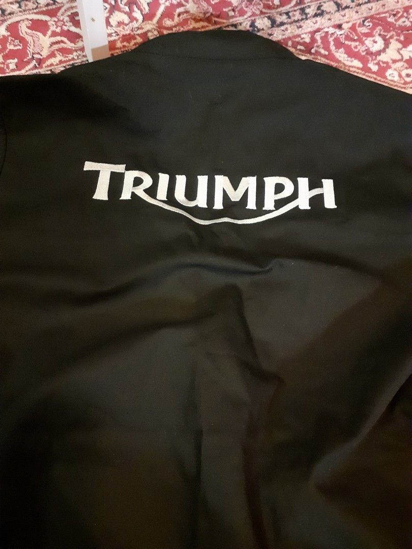 Triumph tiimitakki