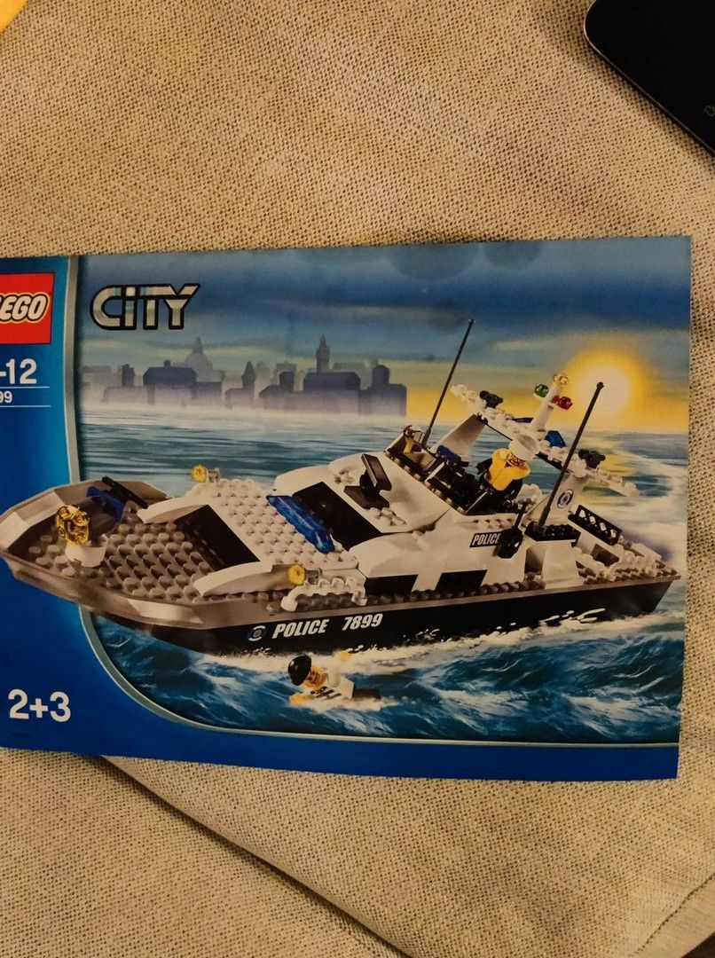 LEGO City poliisivene