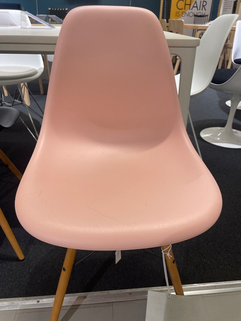 Vitra Eames DSW tuoli pale rose 380,-(470,-)