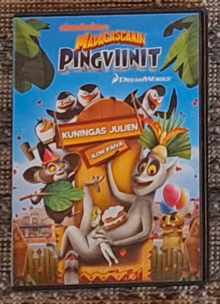 Madagascarin pingviinit kuningas julien ilon päivä dvd