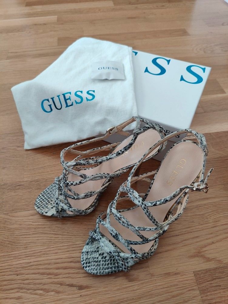 Guess sandaalit koko 39