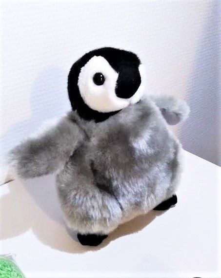Pingviinin poikanen pehmolelu