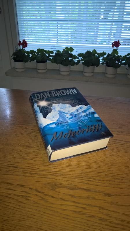 Dan Brown "Meteoriitti"