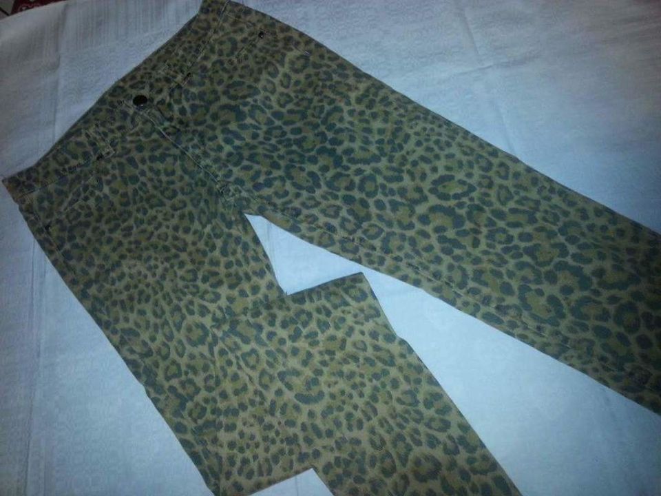 Leopardikuvioiset housut koko 38