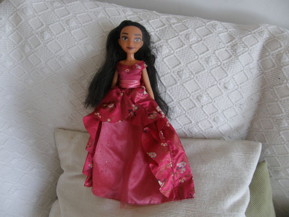 Elena of Avalor Barbie- nukke DISNEY