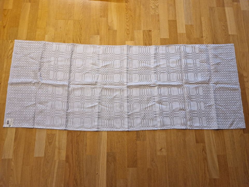 Venäläinen kuvioitu pöytäliina 59cm x 155cm