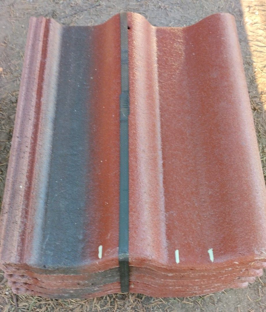 Aura-kattotiili, A-tiilikate, antiikinpunainen