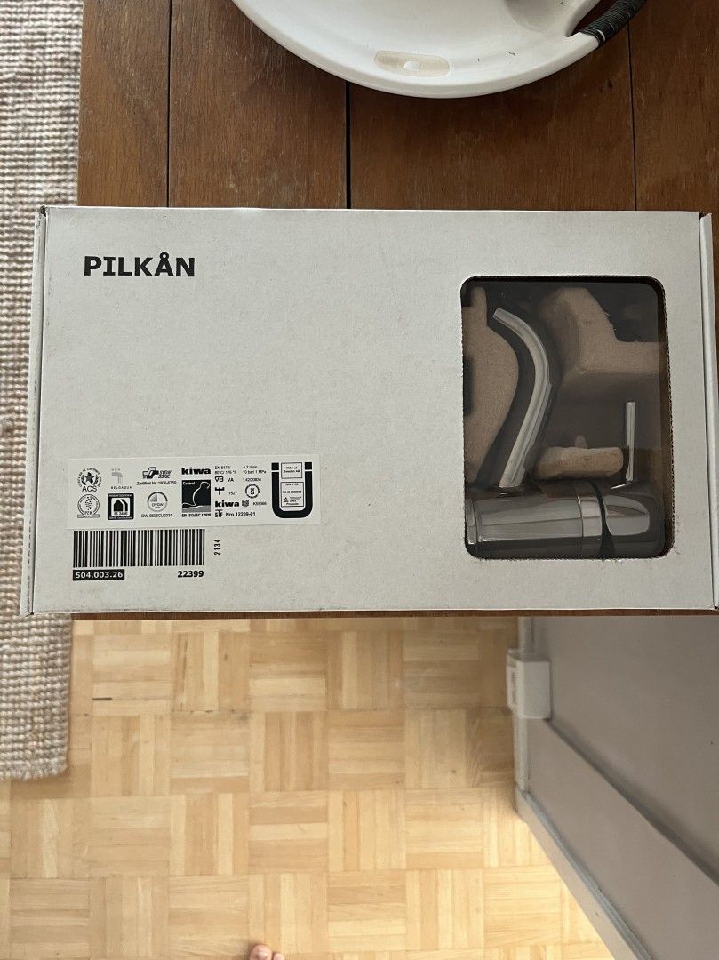 Ikea Pilkån hana