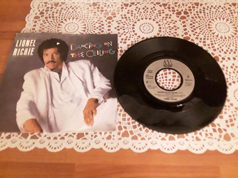 Lionel Richie 7" Dancing on the ceiling