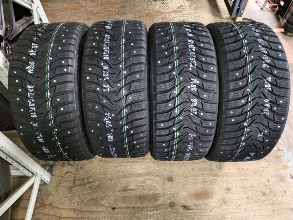 235/35R19 Kumho Wi31+ nastarenkaat D20