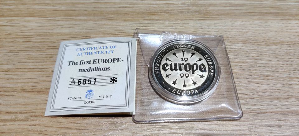 Europa 1999 Medaljongi + Alkuperäiset Materiaalit