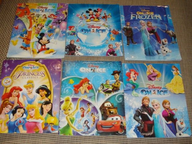Disney On Ice Show-lehdet eri vuosilta 8 kpl