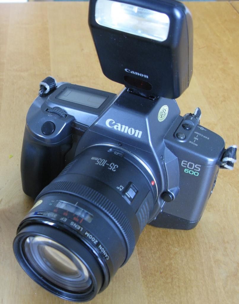 Kamera Canon EOS 600 + salama ja objektiivi