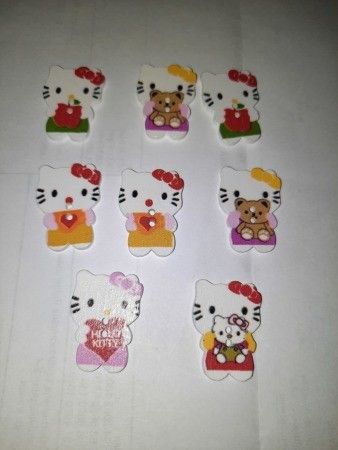 10 kpl Hello Kitty nappeja