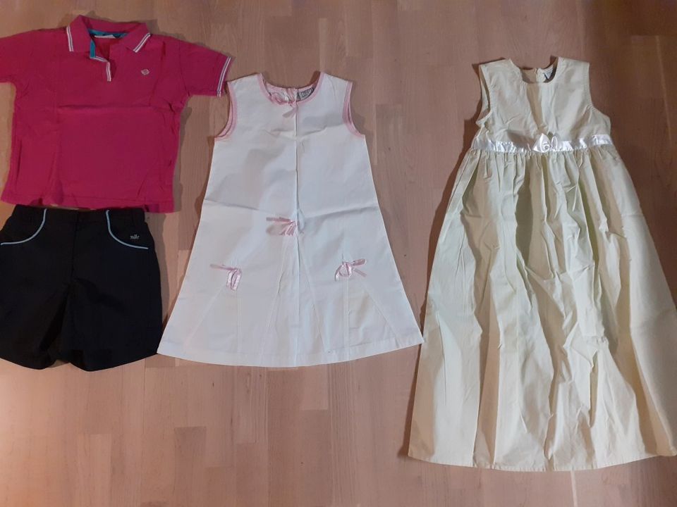 Tytölle pari mekkoa, T-paita ja shortsit, koko 128