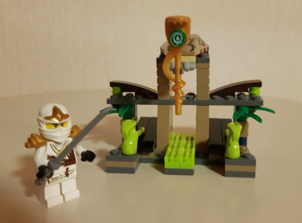 Lego 9440 Ninjago / Venomari Shrine