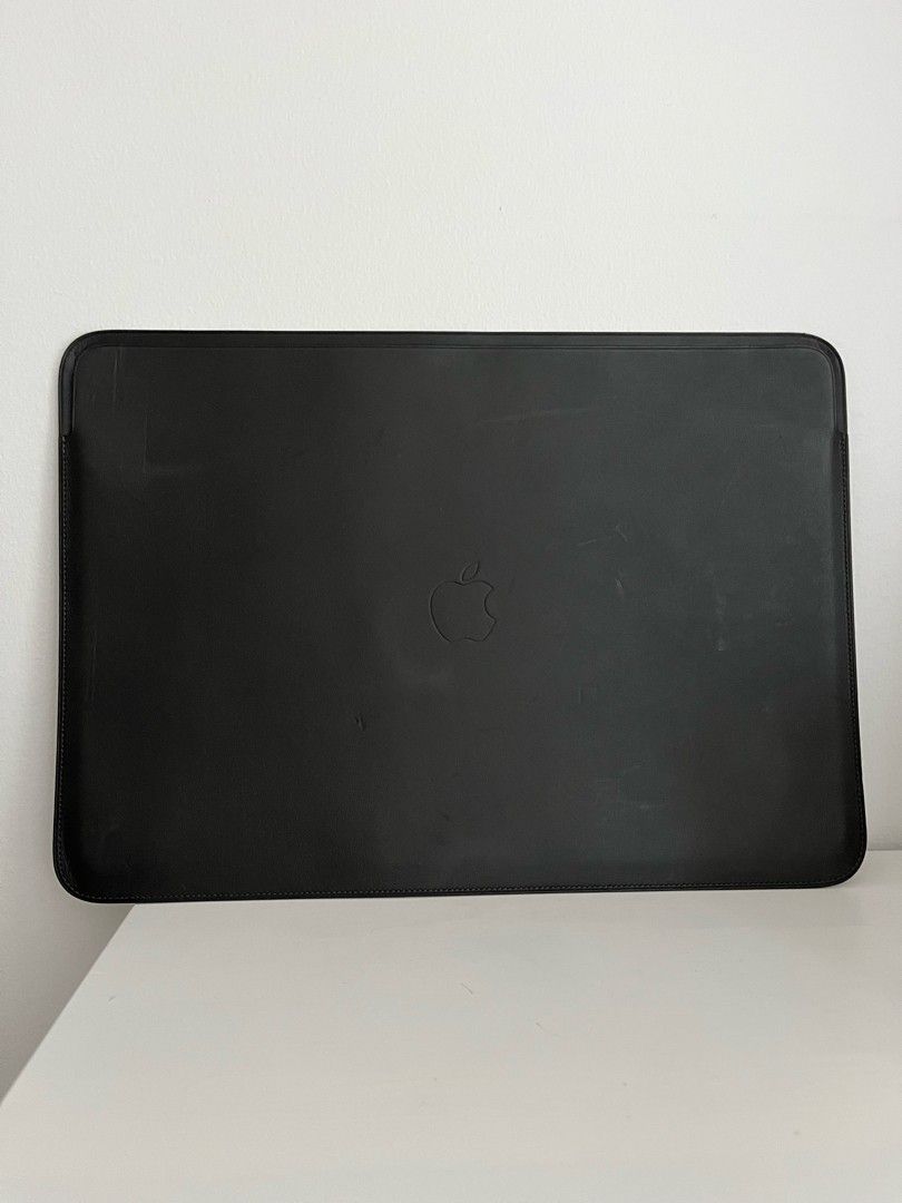 Nahkatasku 12 tuumaa Apple MacBookille - musta
