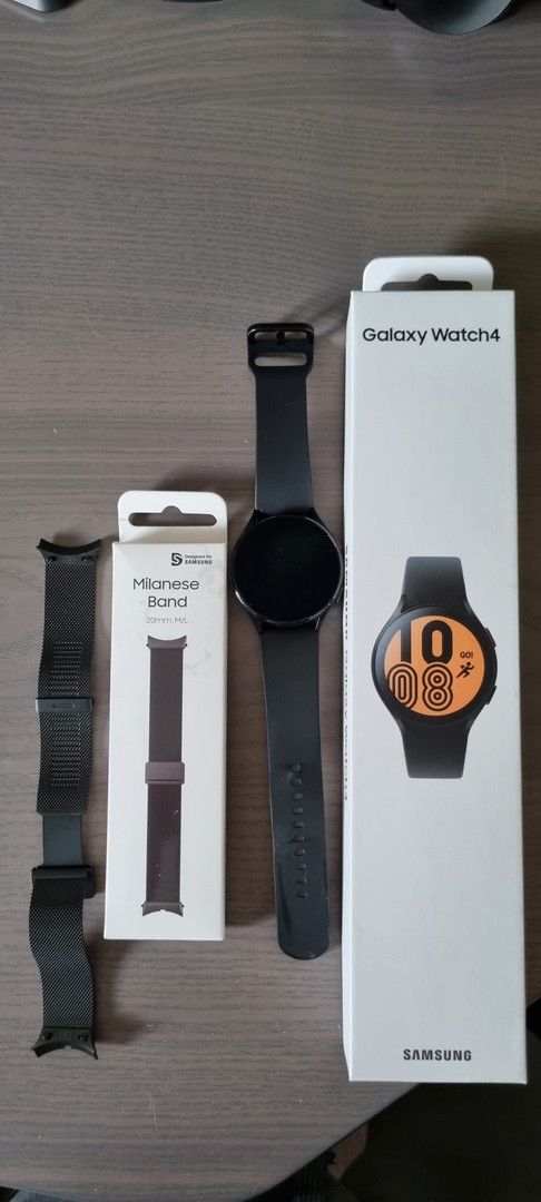 Samsung Galaxy Watch4 LTE 44mm musta