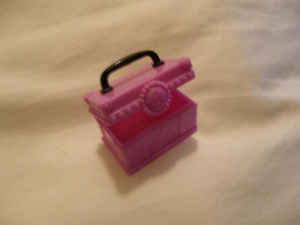 Pieni lila Barbie -nuken rasia/ laatikko