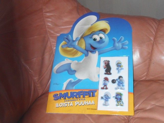 Smurffit, iloista puuhaa