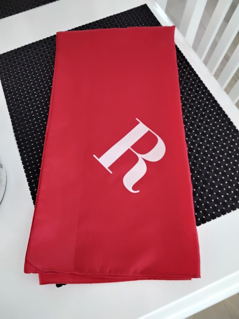 Punainen Huivi R-Logo