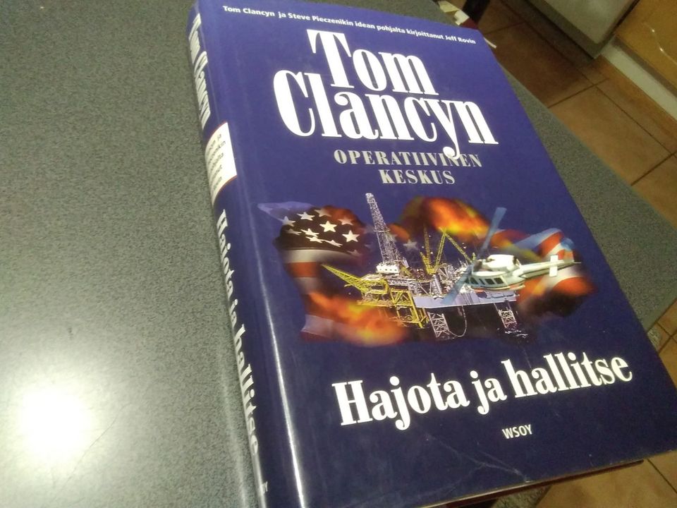 Tom Clancyn operatiivinen keskus x 2