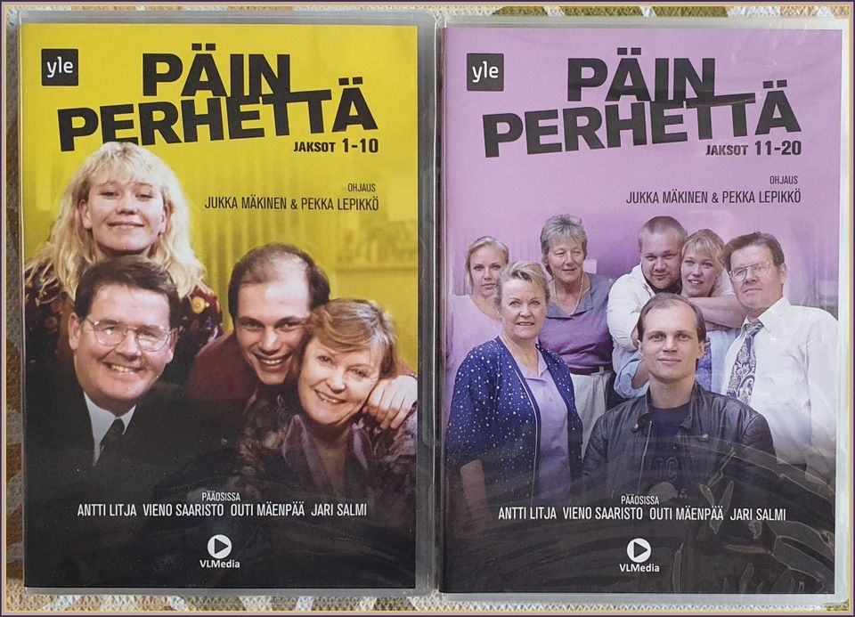 PÄIN PERHETTÄ jaksot 1-10 ja 11-20 - DVD Boxit