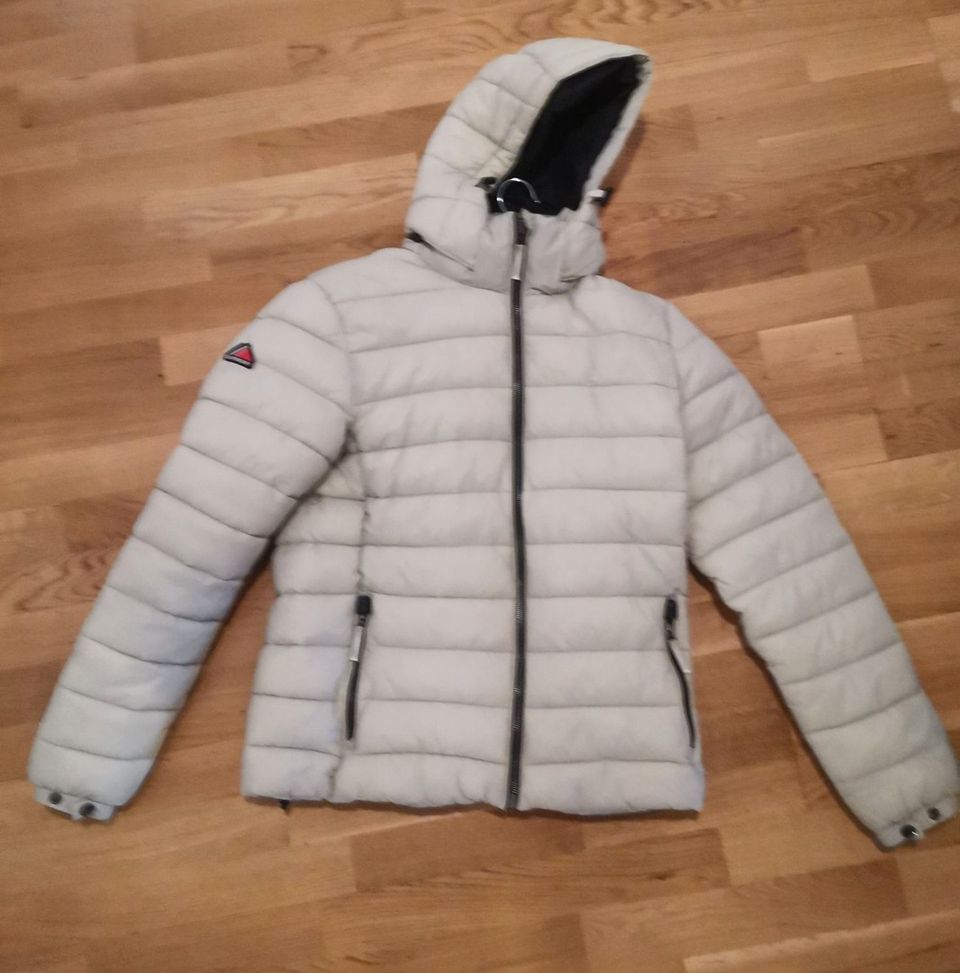 Superdry miesten talvitakki L (vastaa M)