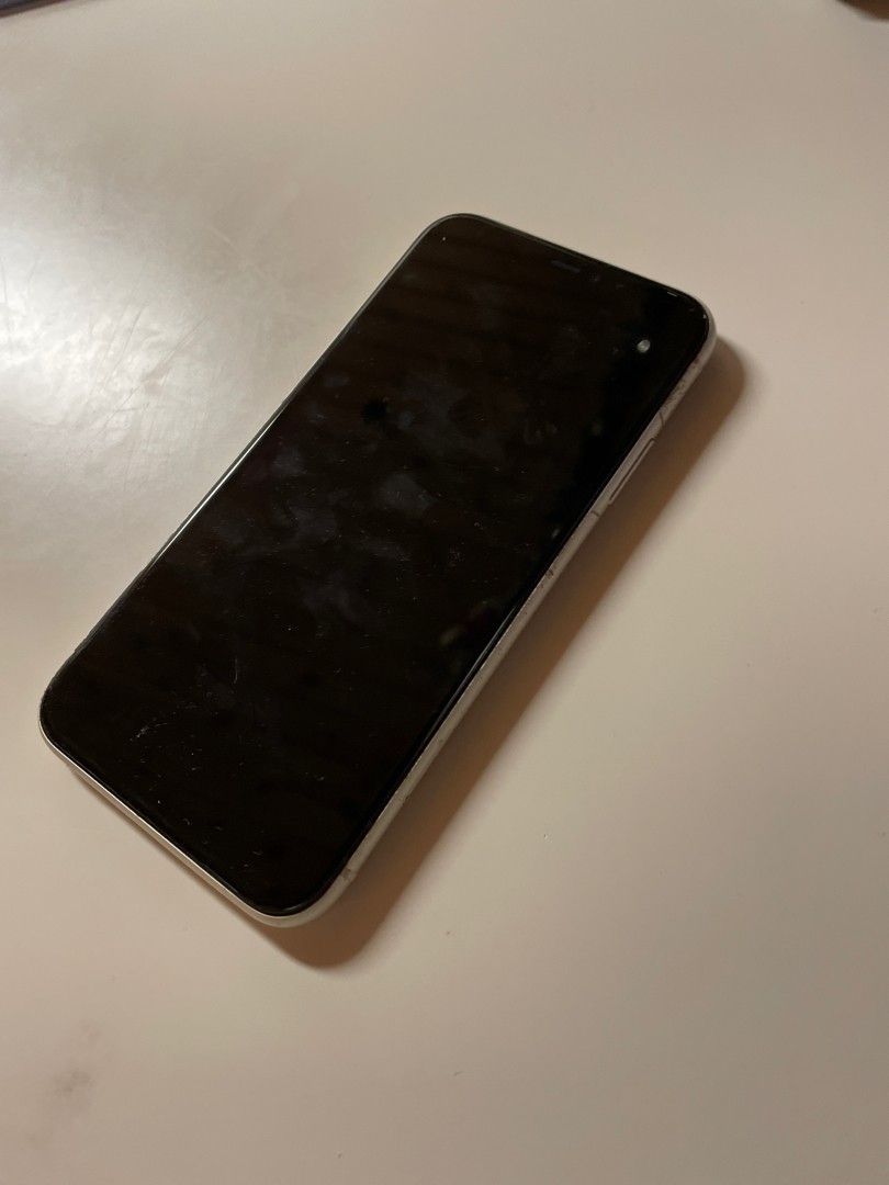 IPhone 11 128GB(valkoinen)