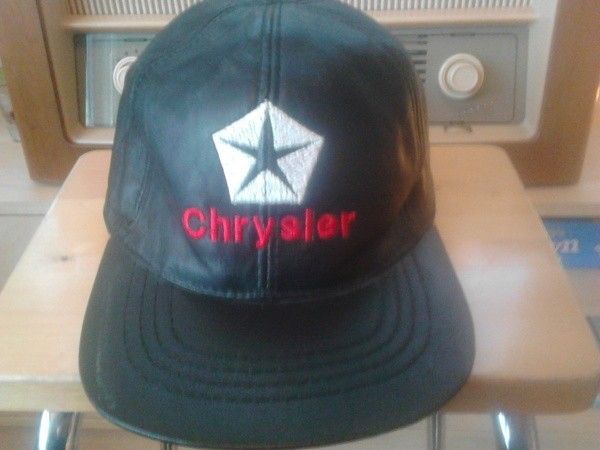 Chrysler - Uusi musta nahkainen lippalakki