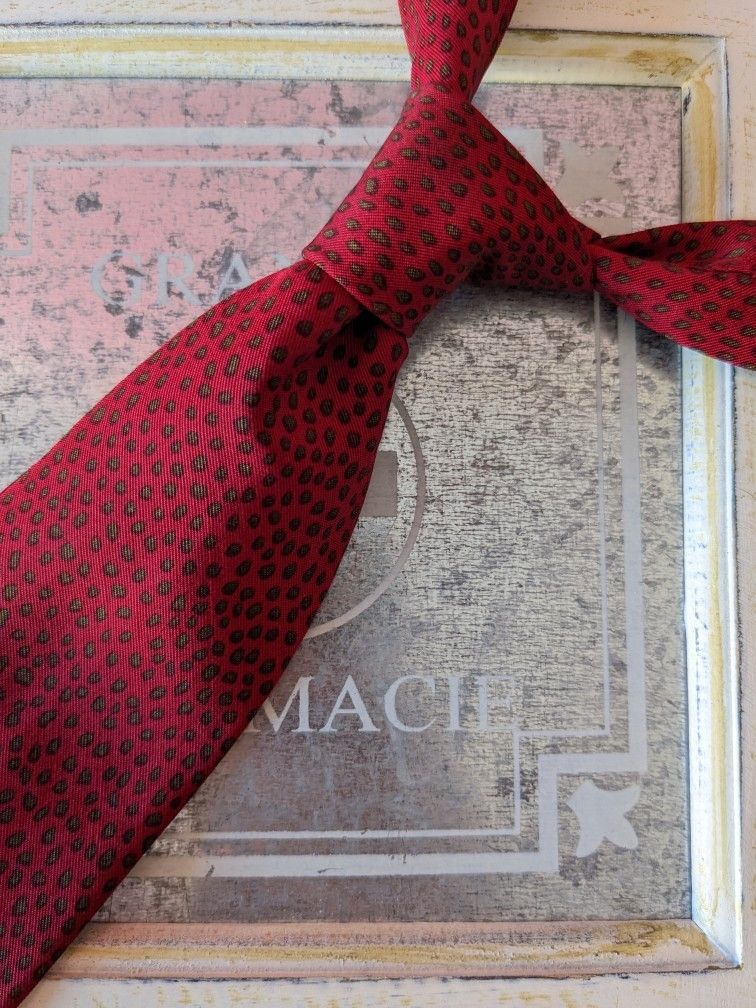 Krizia solmio silkkiä ja villaa punainen pilkkuja