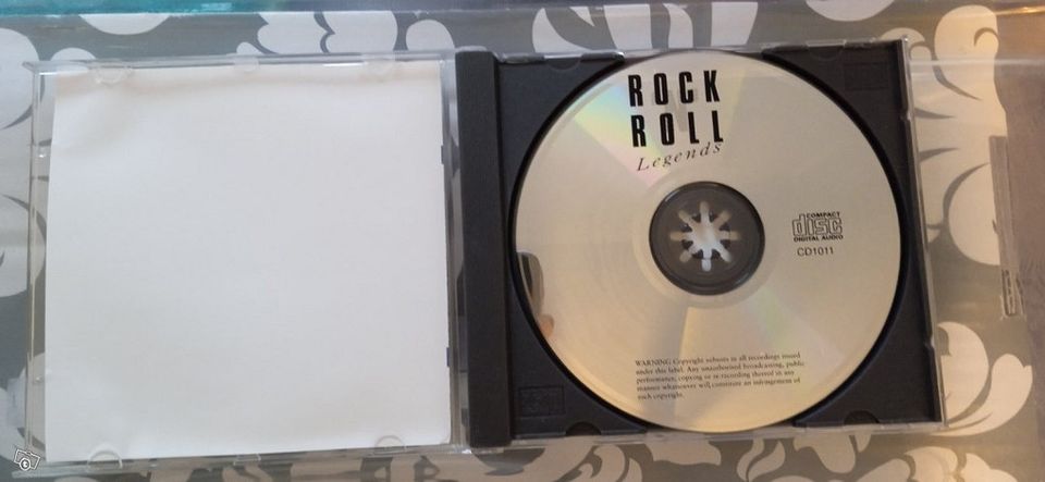 Rock`n roll cd 2 erilaista ja Toini and Tomcats CD, alk. 1e