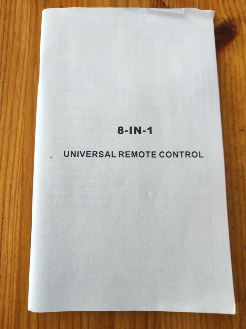 Universaali kaukosäädin (universal remote control)